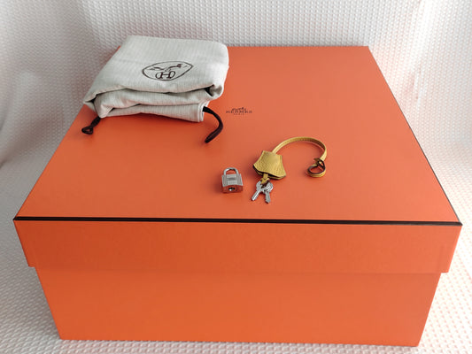 HERMES Birkin 30 Soleil Silver Hardware □M Stamp Hermès Cadena 1 Key 2 Clochette 1 Box 1 Handbag