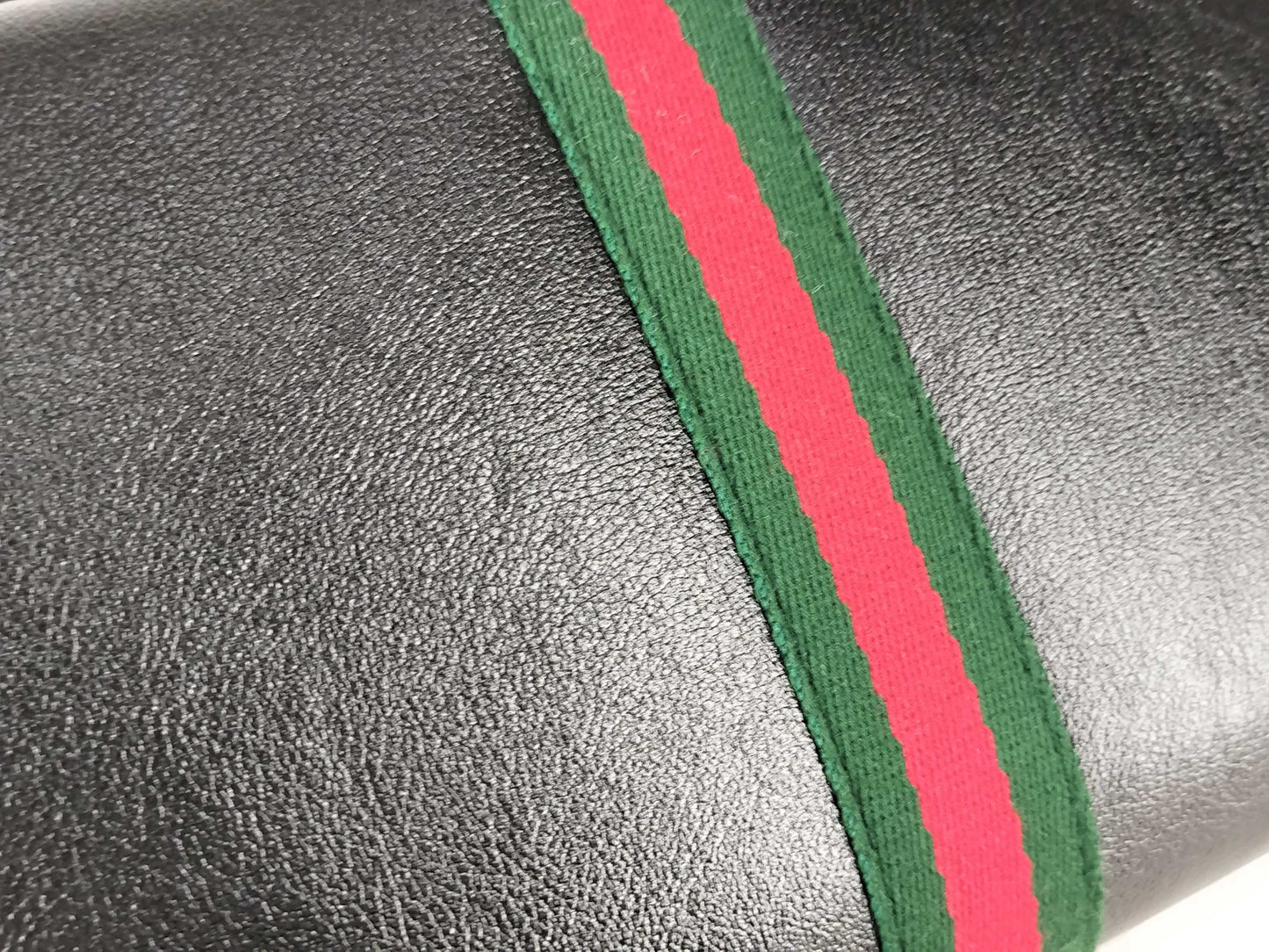 GUCCI Tiger Head Sherry Shoulder Bag