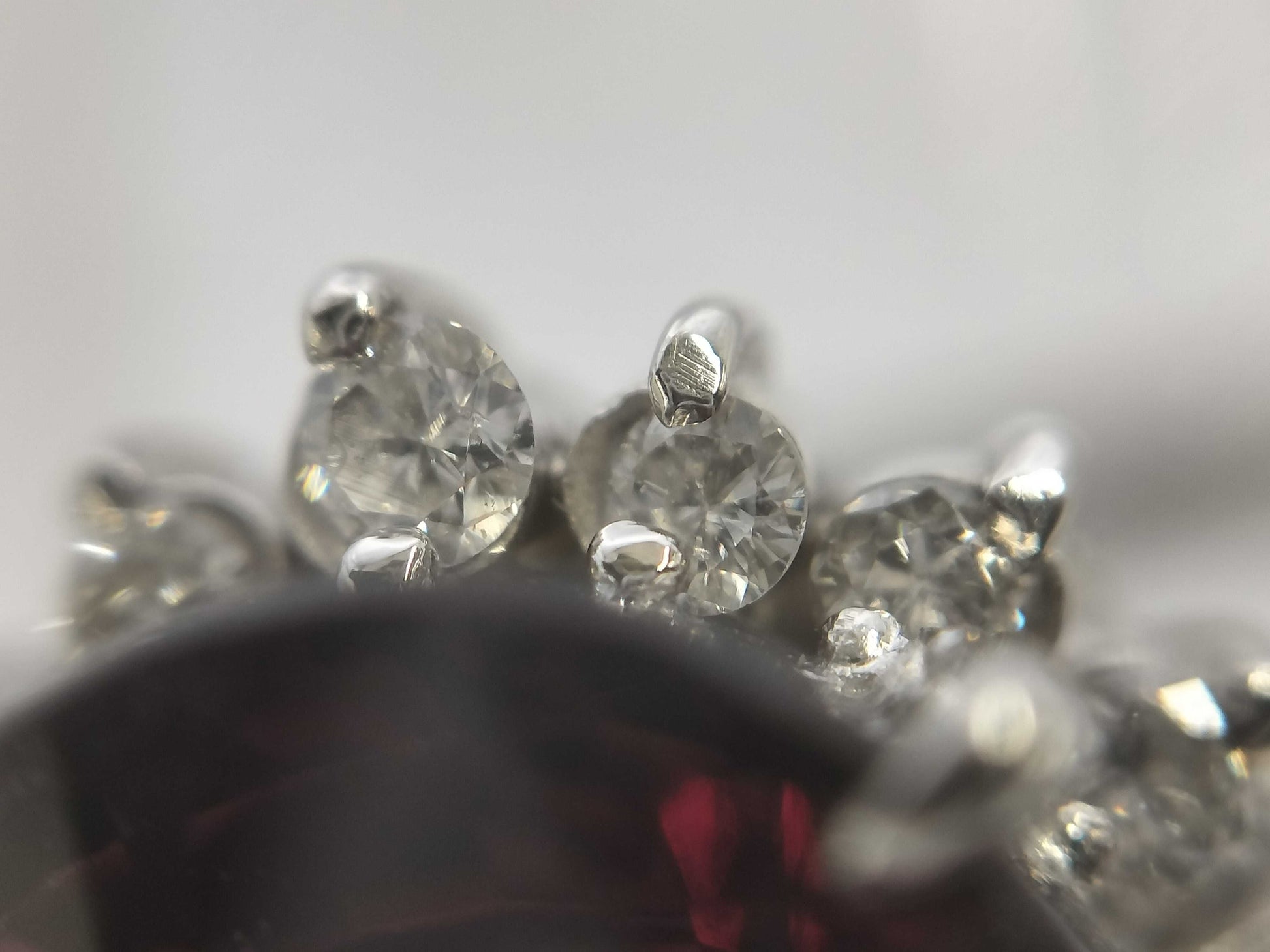 5.31ct colored stone, 0.44ct diameter, PT900, 8.3g ring 