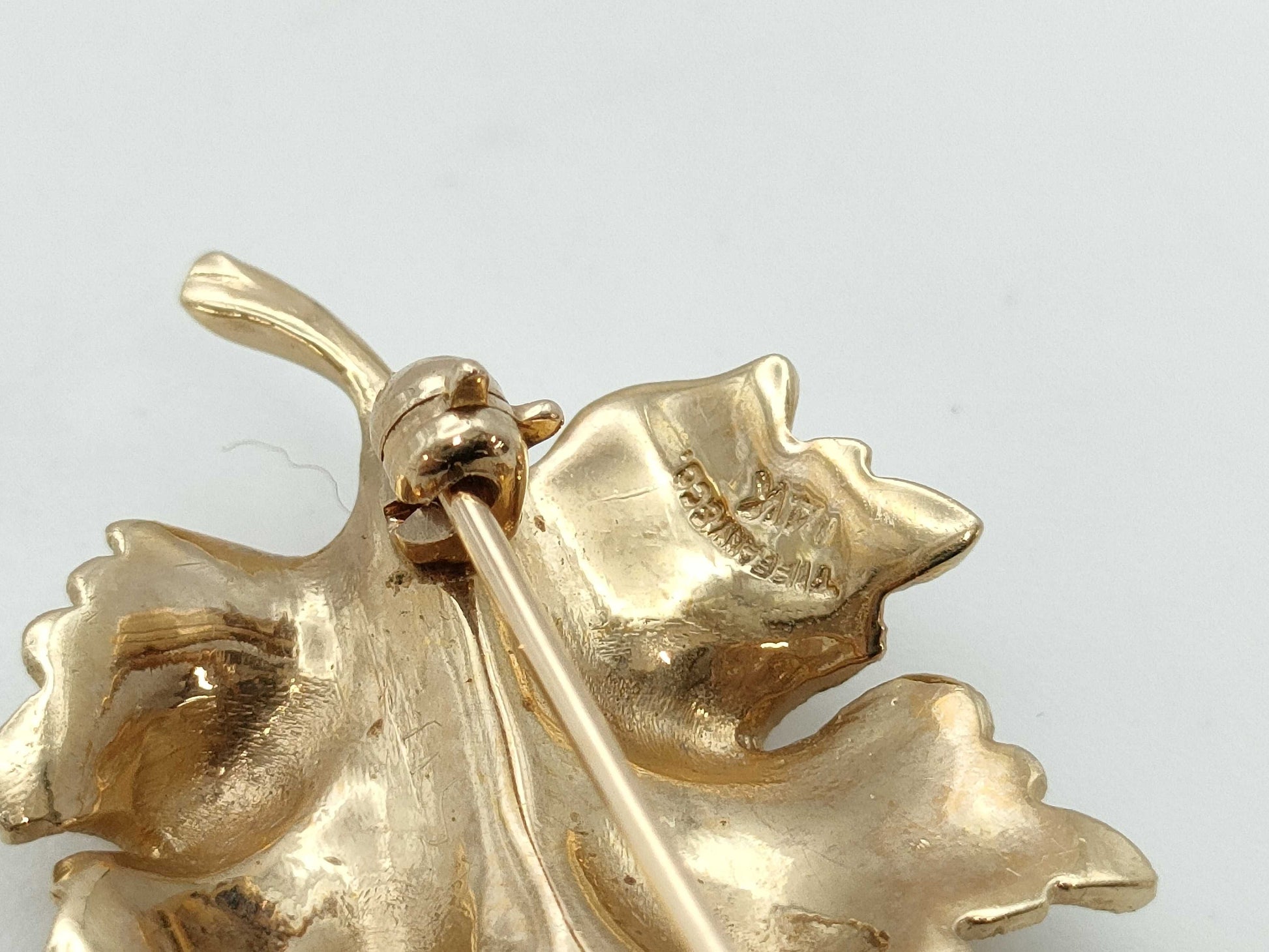 Tiffany & Co. Emerald 14K 9.7g Brooch 