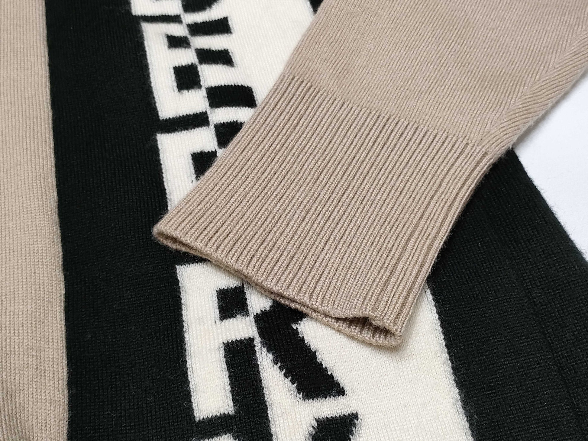 BURBERRY BURBERRY Long Sleeve Logo Cardigan Cardigan
