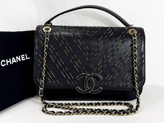 CHANEL Black Chevron Coco Lock Shoulder Bag, W25cm, Approx. 24 Series, Gold Hardware, Dust Bag and Sticker Included, 24718863