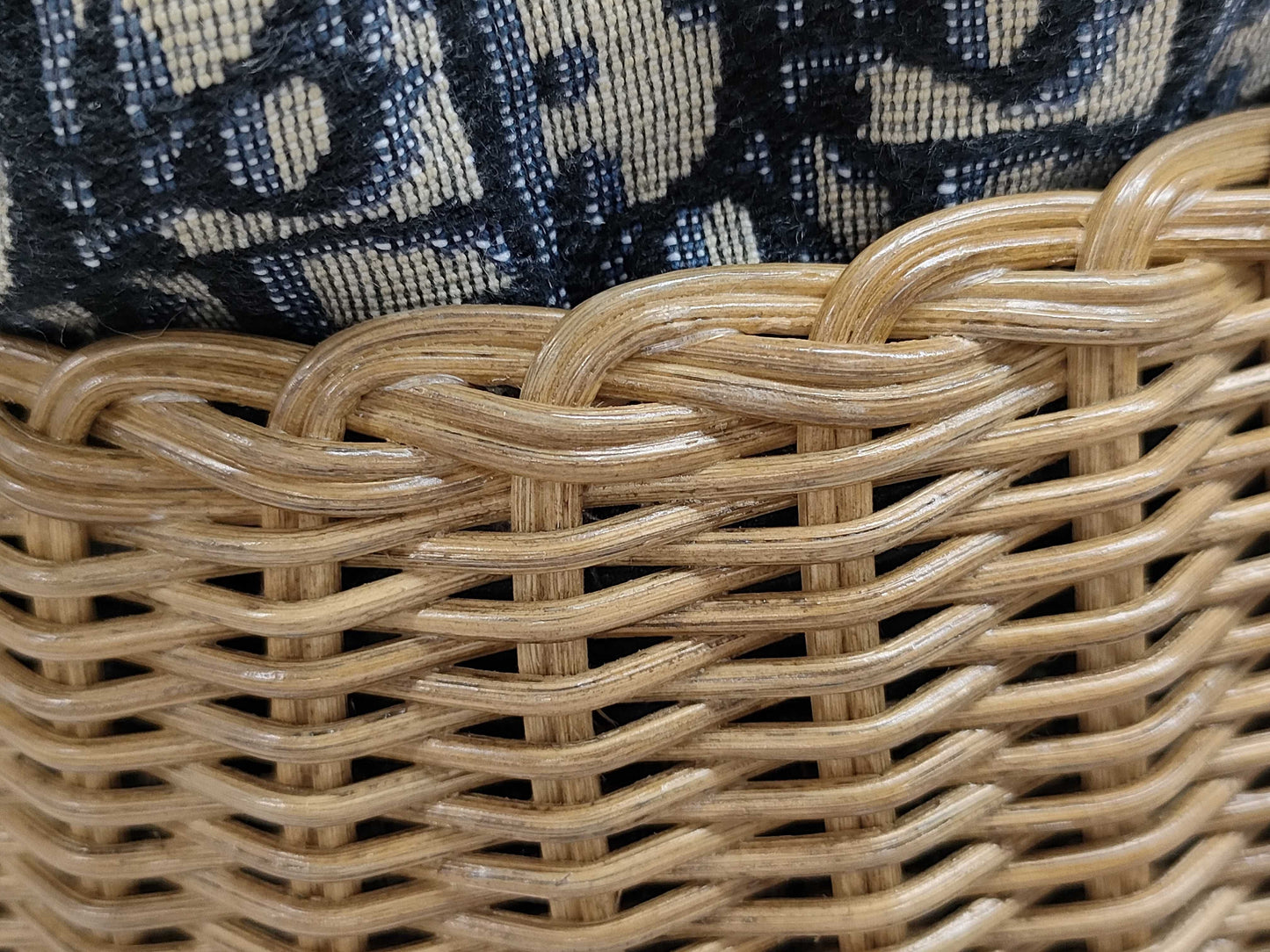 Dior Oblique Wicker Shoulder Bag M7600CMVO Navy Brown with Gold Hardware, Canvas and Rattan, 63-MA-0251 Shoulder Bag