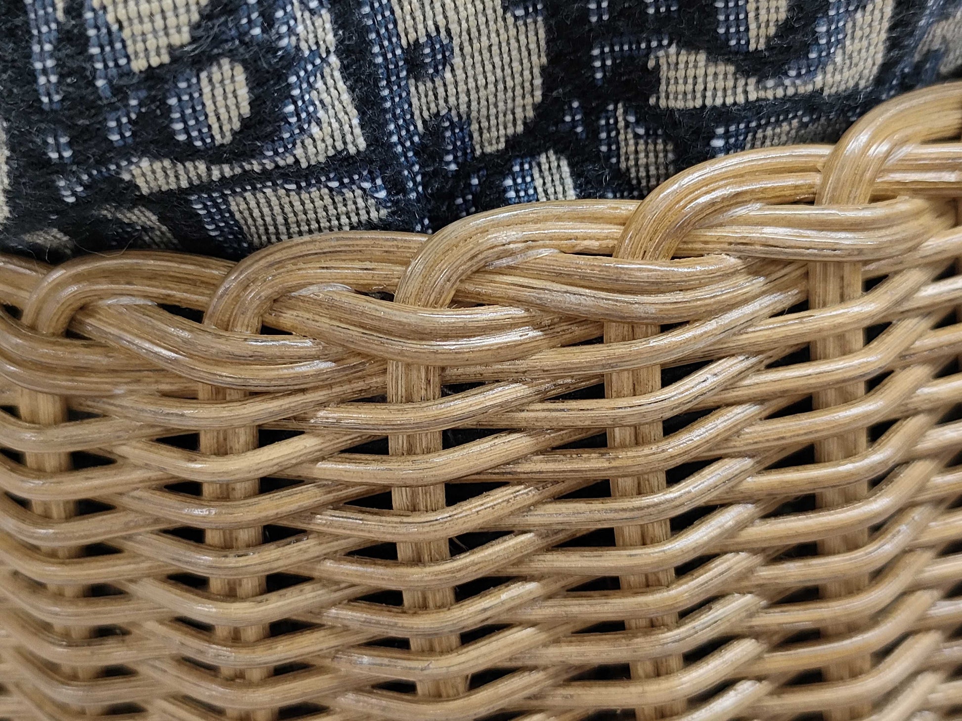 Dior Oblique Wicker Shoulder Bag M7600CMVO Navy Brown with Gold Hardware, Canvas and Rattan, 63-MA-0251 Shoulder Bag