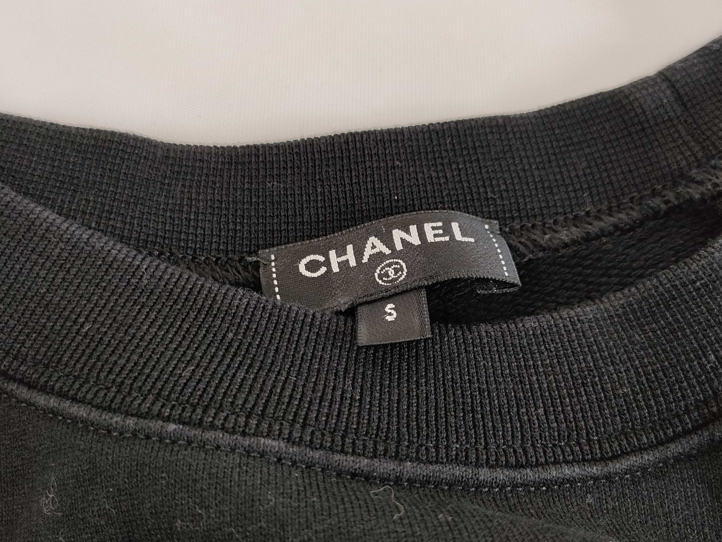 CHANEL CHANEL T-shirt cut and sew P57840K07626 #S Big Coco Mark Gold x Black T-shirt
