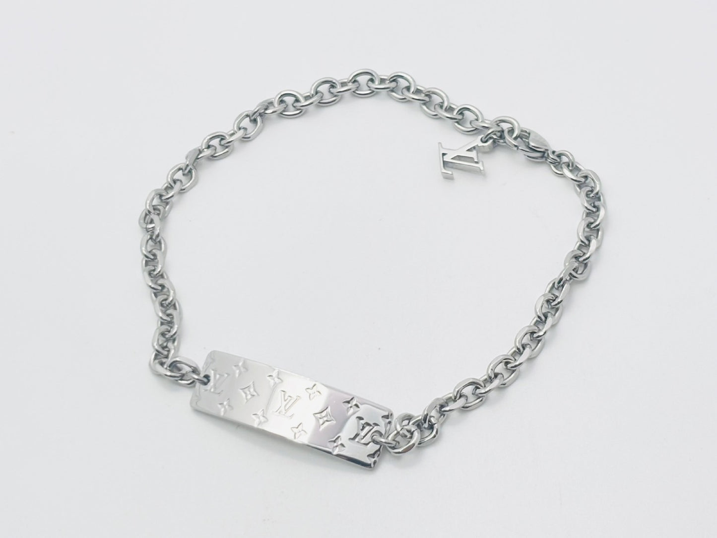 LOUIS VUITTON M00681 Monogram Bold Bracelet, Silver