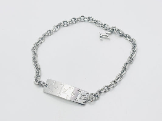 LOUIS VUITTON M00681 Monogram Bold Bracelet, Silver
