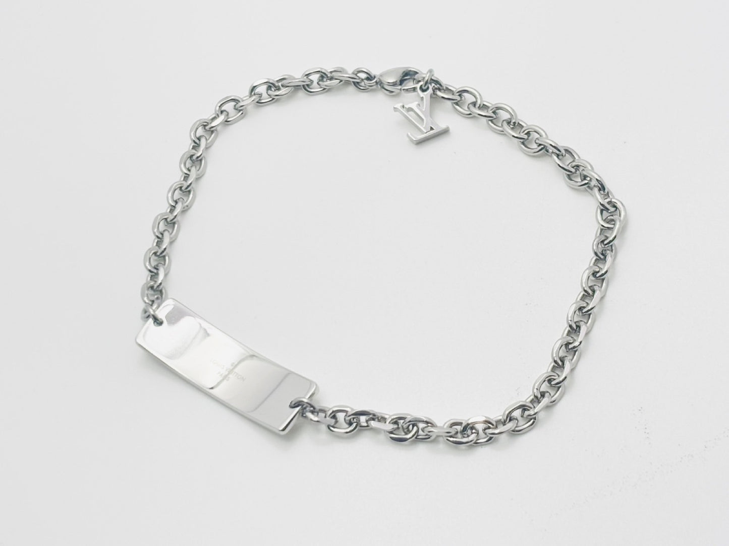 LOUIS VUITTON M00681 Monogram Bold Bracelet, Silver