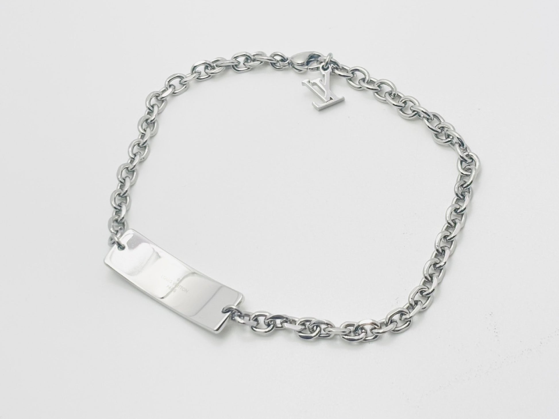 LOUIS VUITTON M00681 Monogram Bold Bracelet, Silver