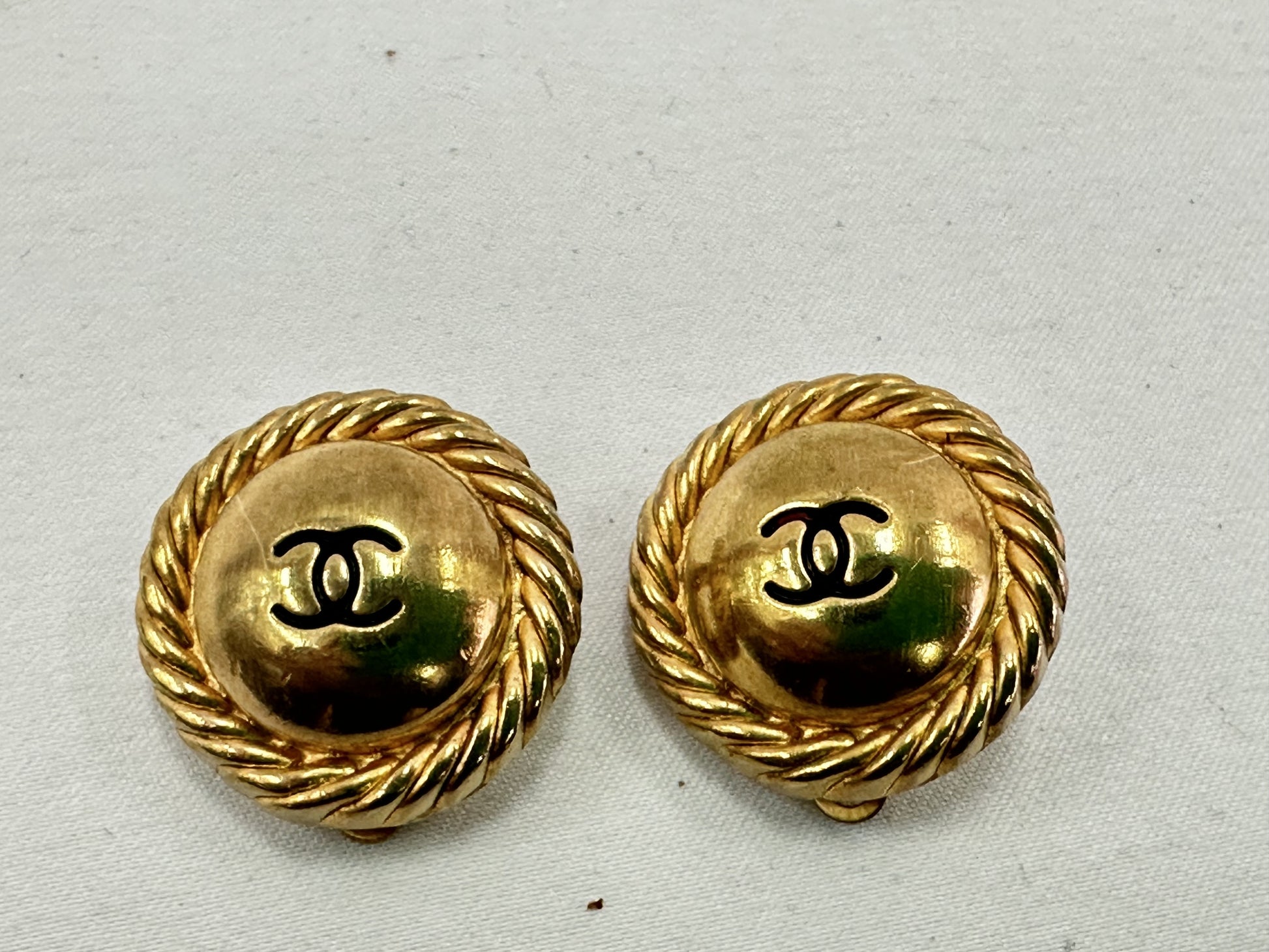 CHANEL Coco Gold Earrings 99P Earrings