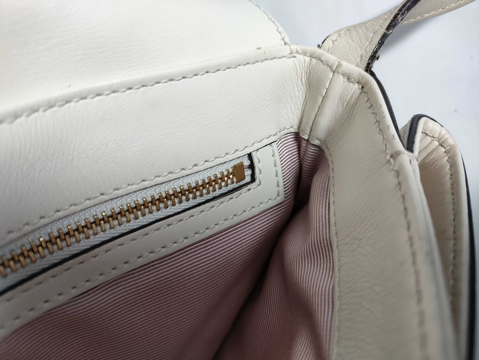 GUCCI Ally Leather Shoulder Bag White 550129 Shoulder Bag