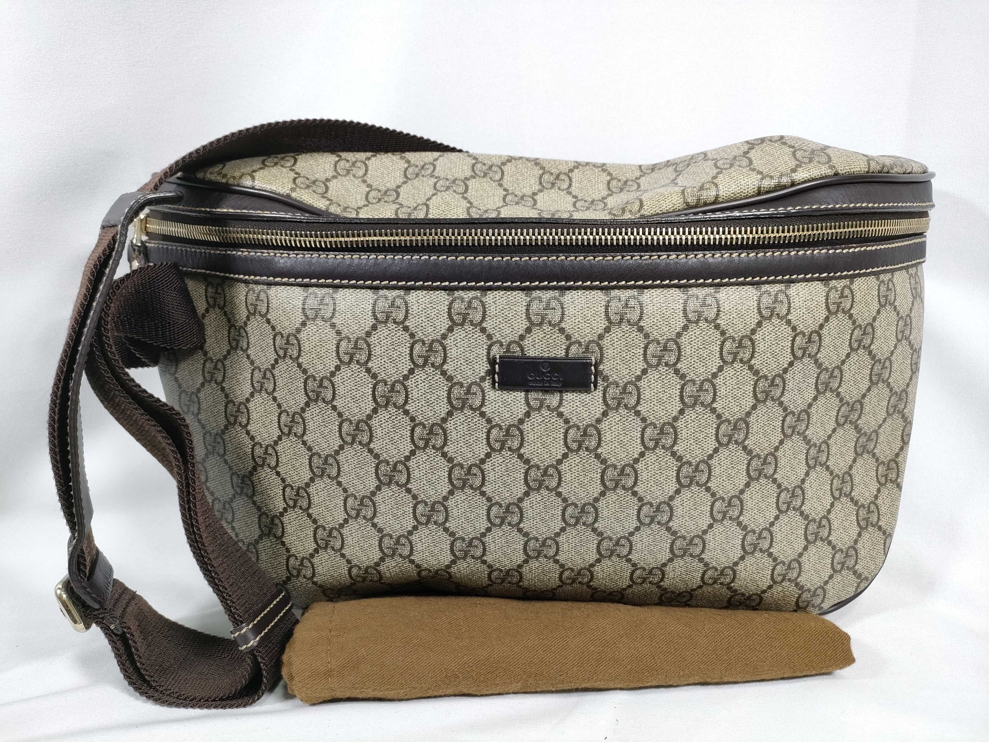 GUCCI GG Supreme Beige Body Bag PVC x Leather 211110 Waist Bag