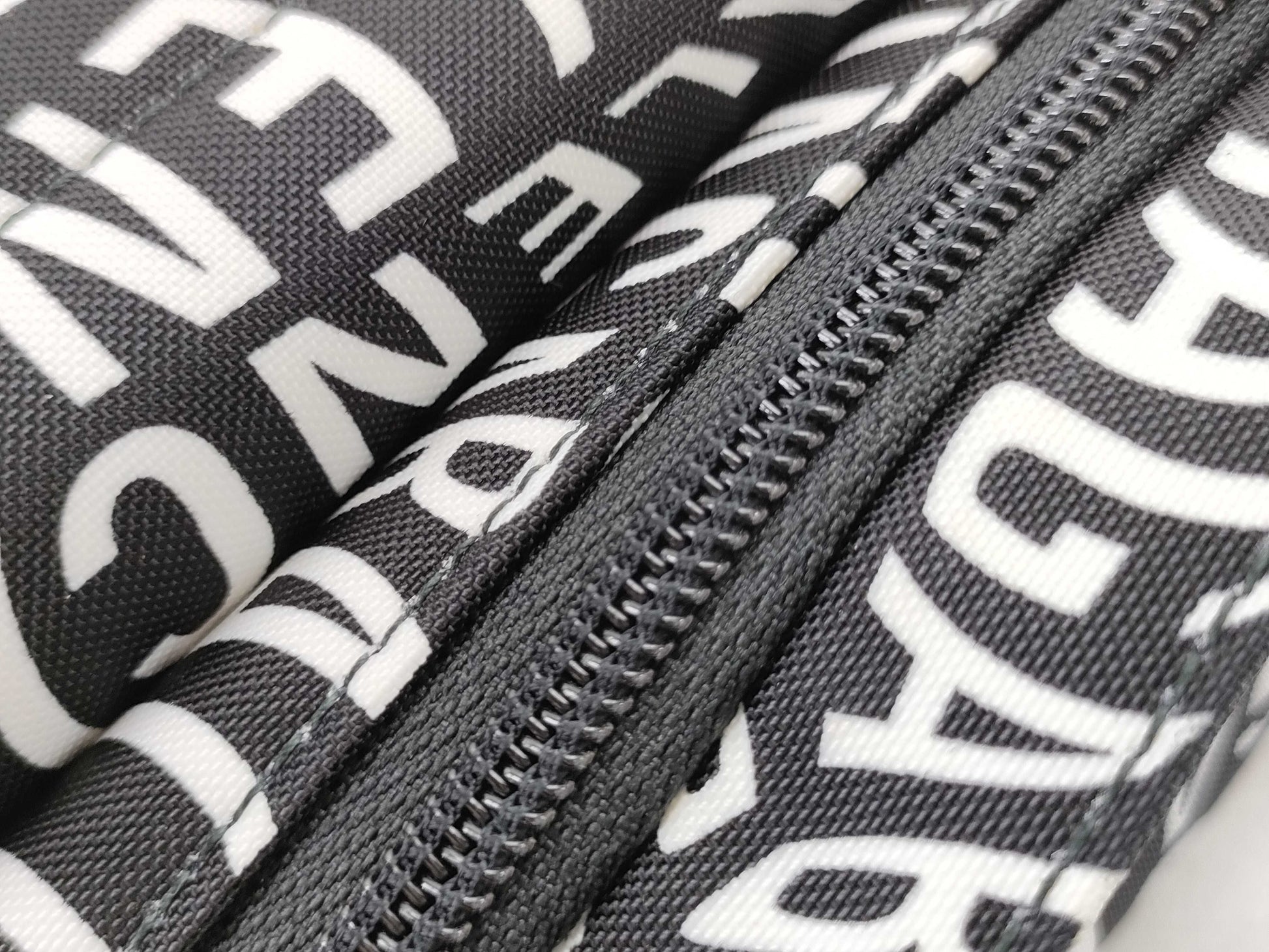 BALENCIAGA All-Over Print Nylon Canvas Waist Bag 533009.1060.W・002123 White/Black Waist Bag