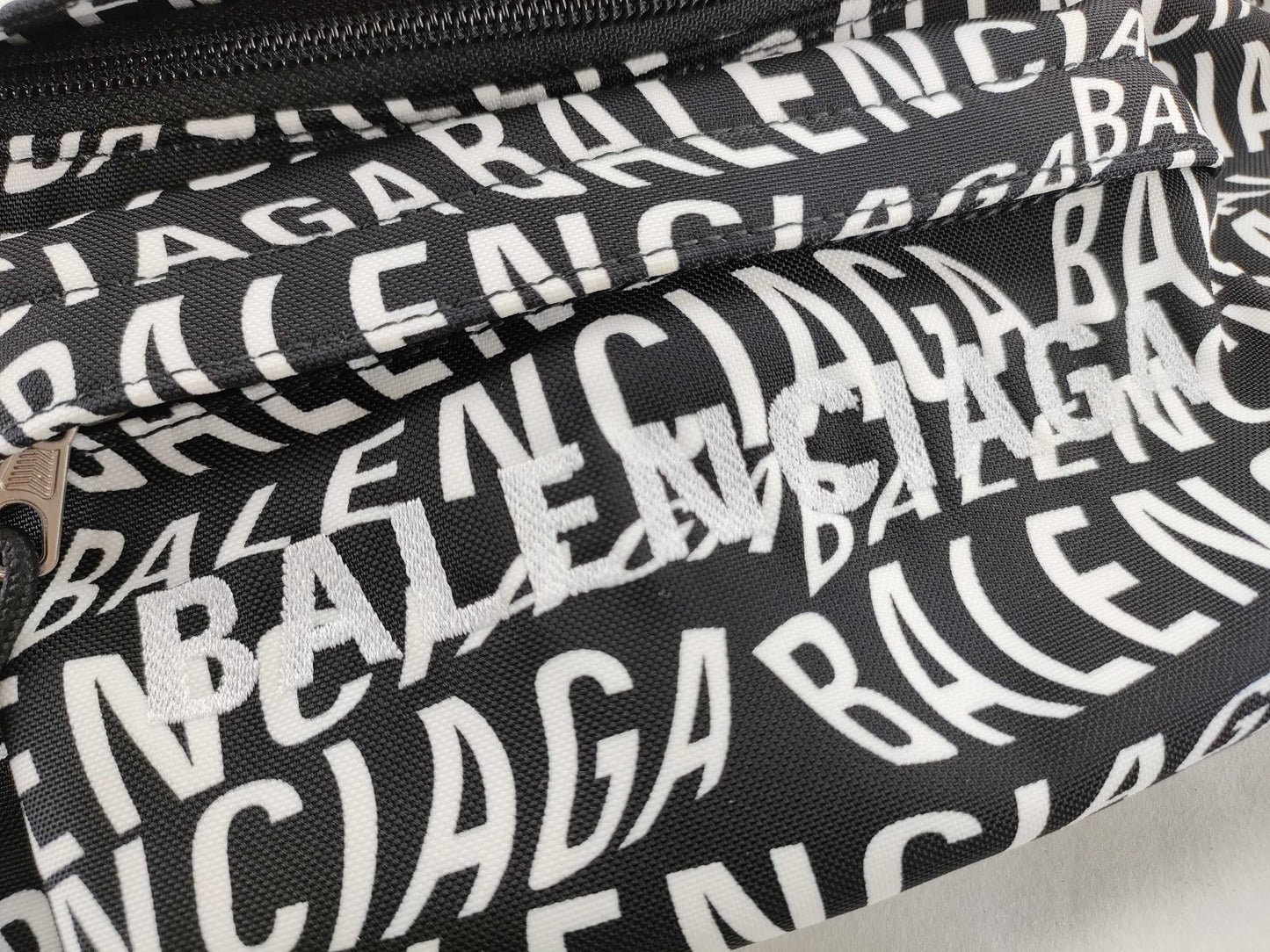 BALENCIAGA All-Over Print Nylon Canvas Waist Bag 533009.1060.W・002123 White/Black Waist Bag