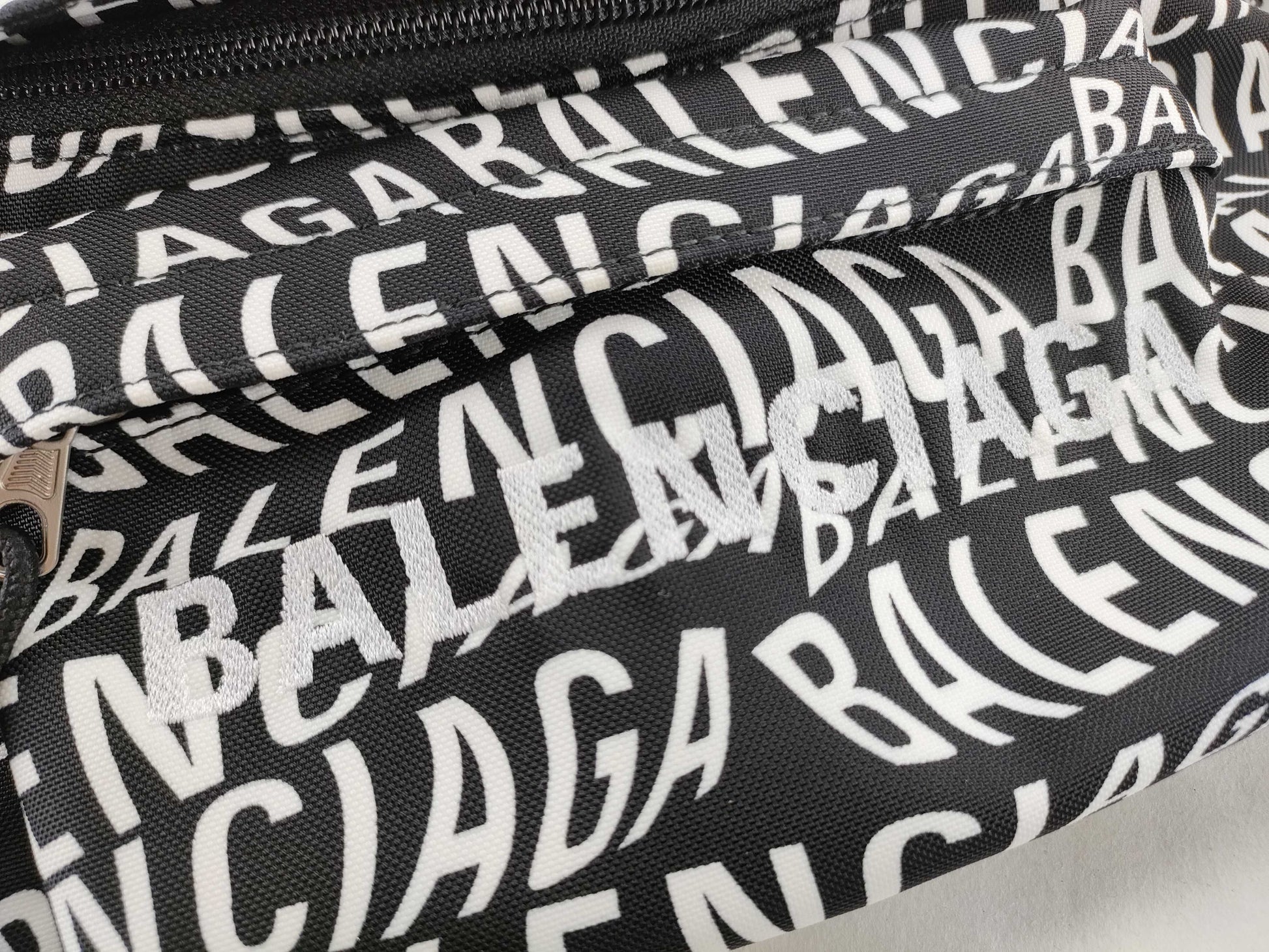 BALENCIAGA All-Over Print Nylon Canvas Waist Bag 533009.1060.W・002123 White/Black Waist Bag