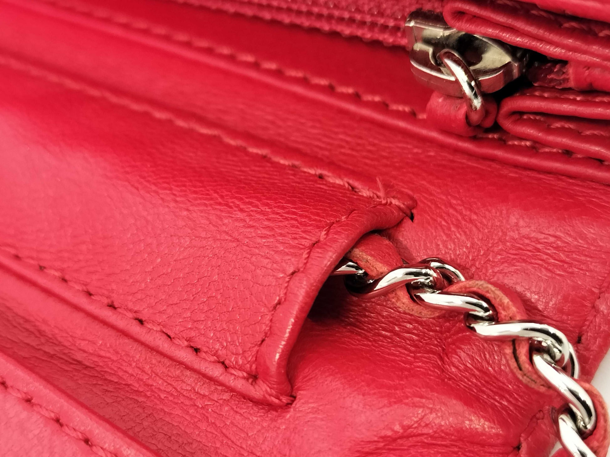 CHANEL Matelasse East West Lambskin Chain Wallet, Red, No. 14, Shoulder Bag