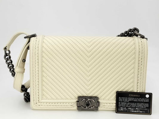 CHANEL CHANEL Seal 23 Series Boy Chanel V-Stitch Lambskin Chain Shoulder Bag Ivory