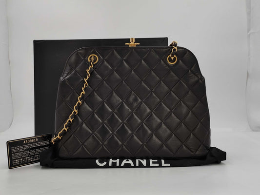 CHANEL Matelasse Chain Shoulder Bag in Black Lambskin with Box and Warranty 4409819