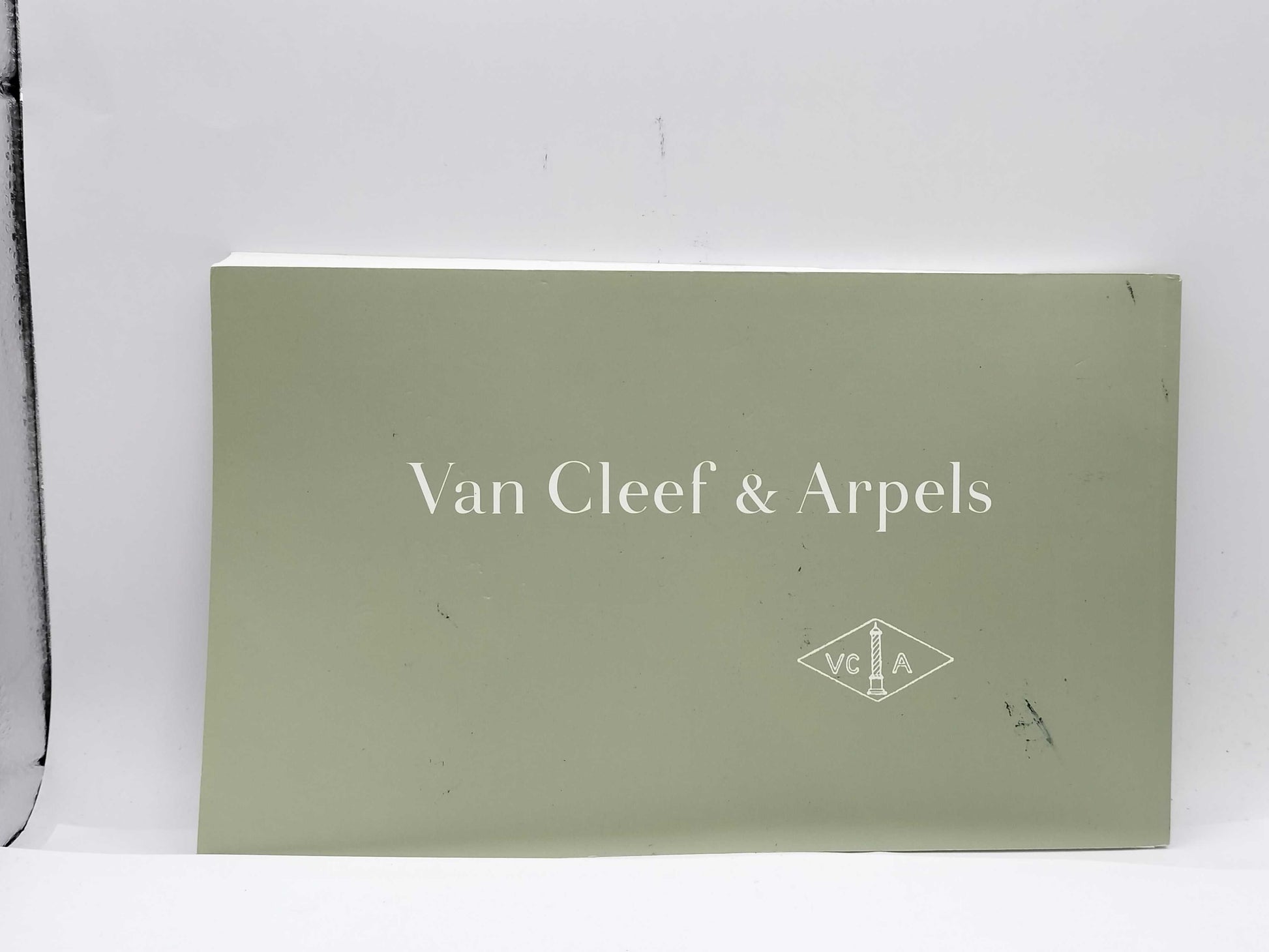 Van Cleef & Arpels Alhambra VCARD21900 136574 HH13560 Quartz 18K Onyx Women's Watch
