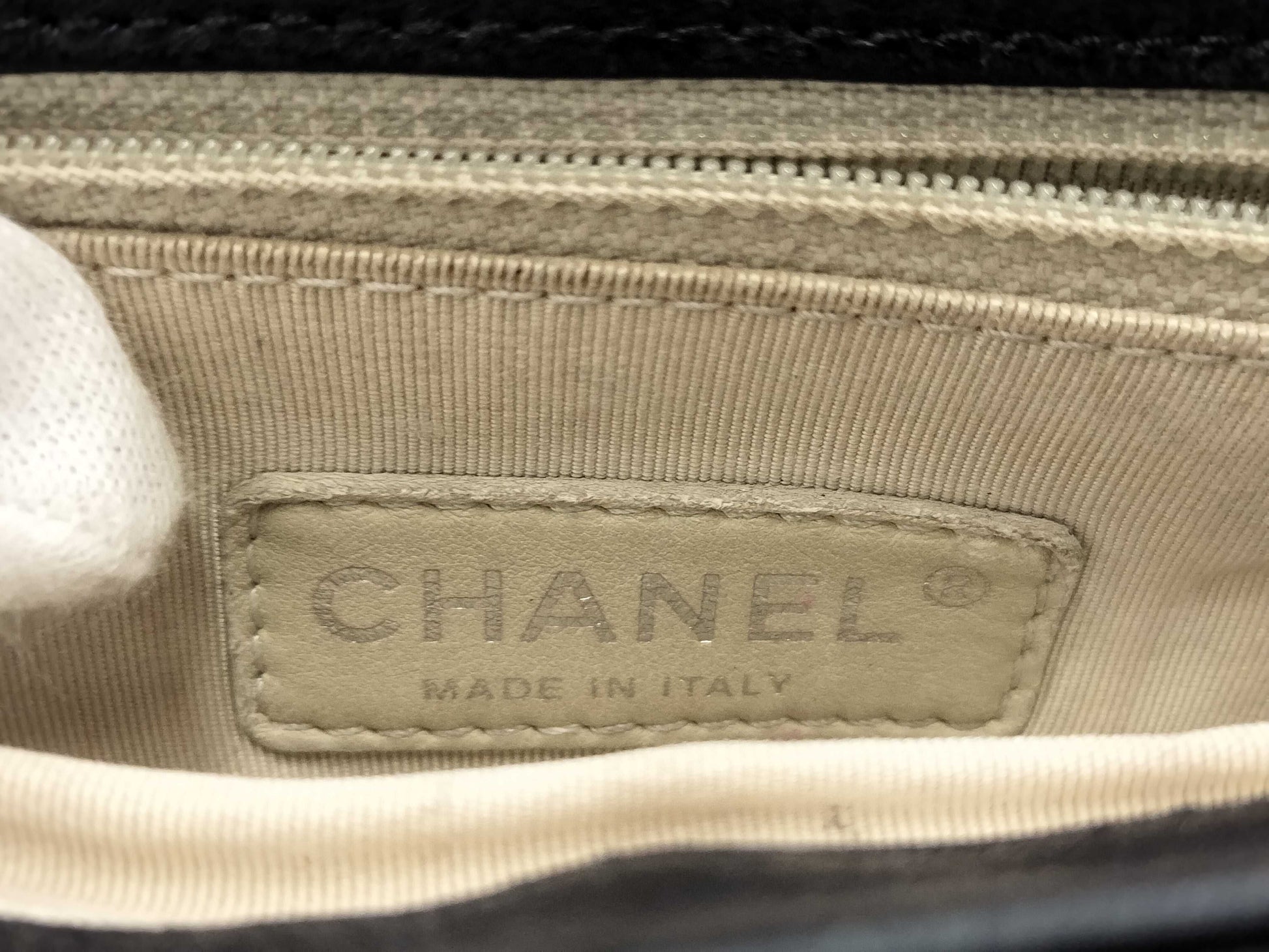 CHANEL Matelasse Lamb Shoulder Bag with Seal