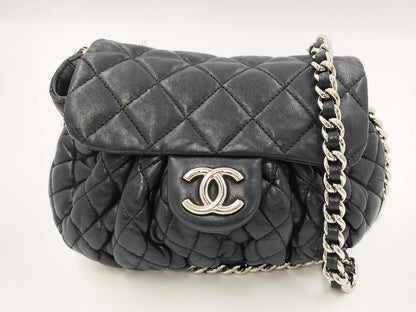 CHANEL Matelasse Lamb Shoulder Bag with Seal
