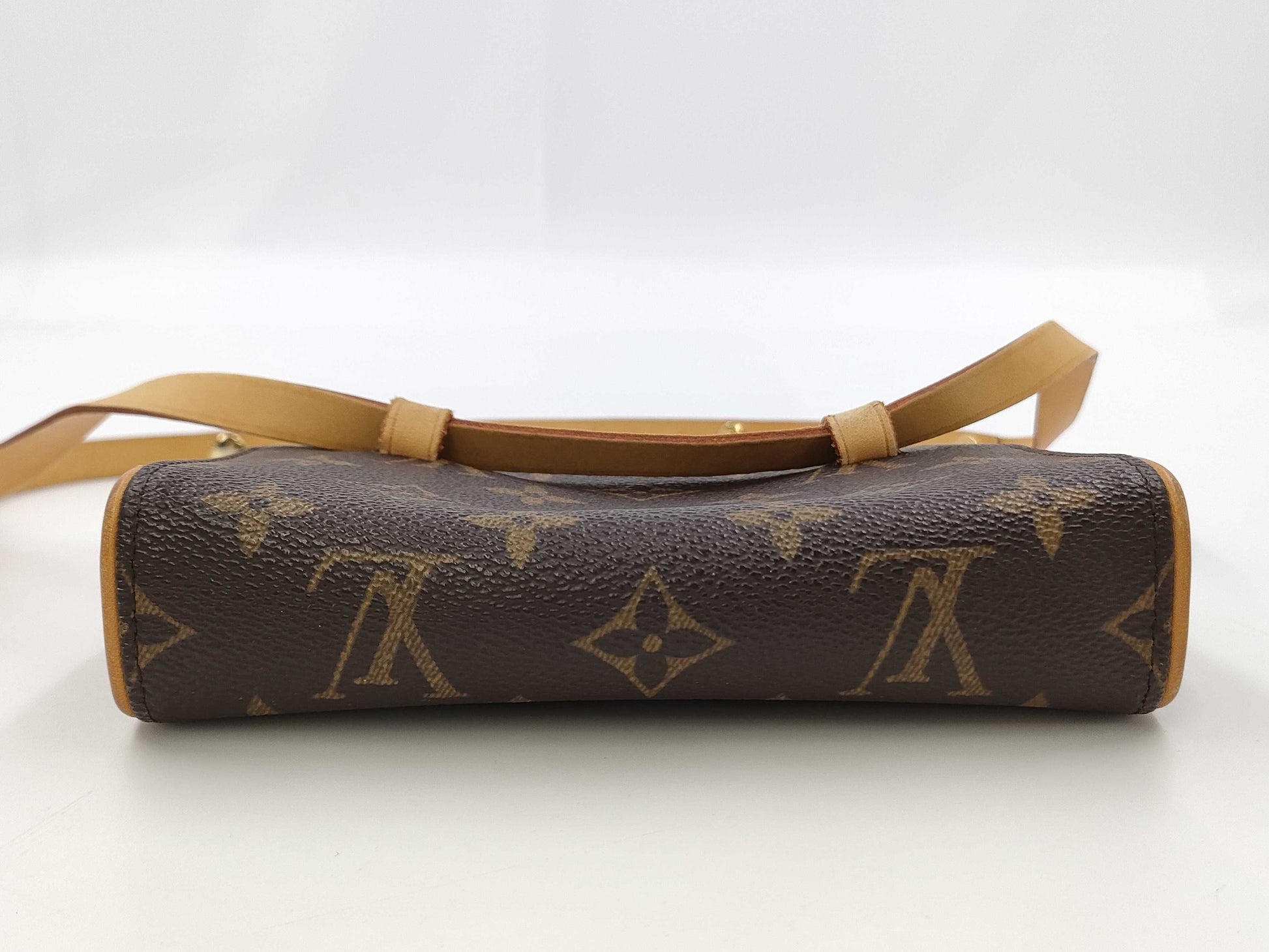LOUIS VUITTON Pochette Florentine Waist Bag Shoulder Bag