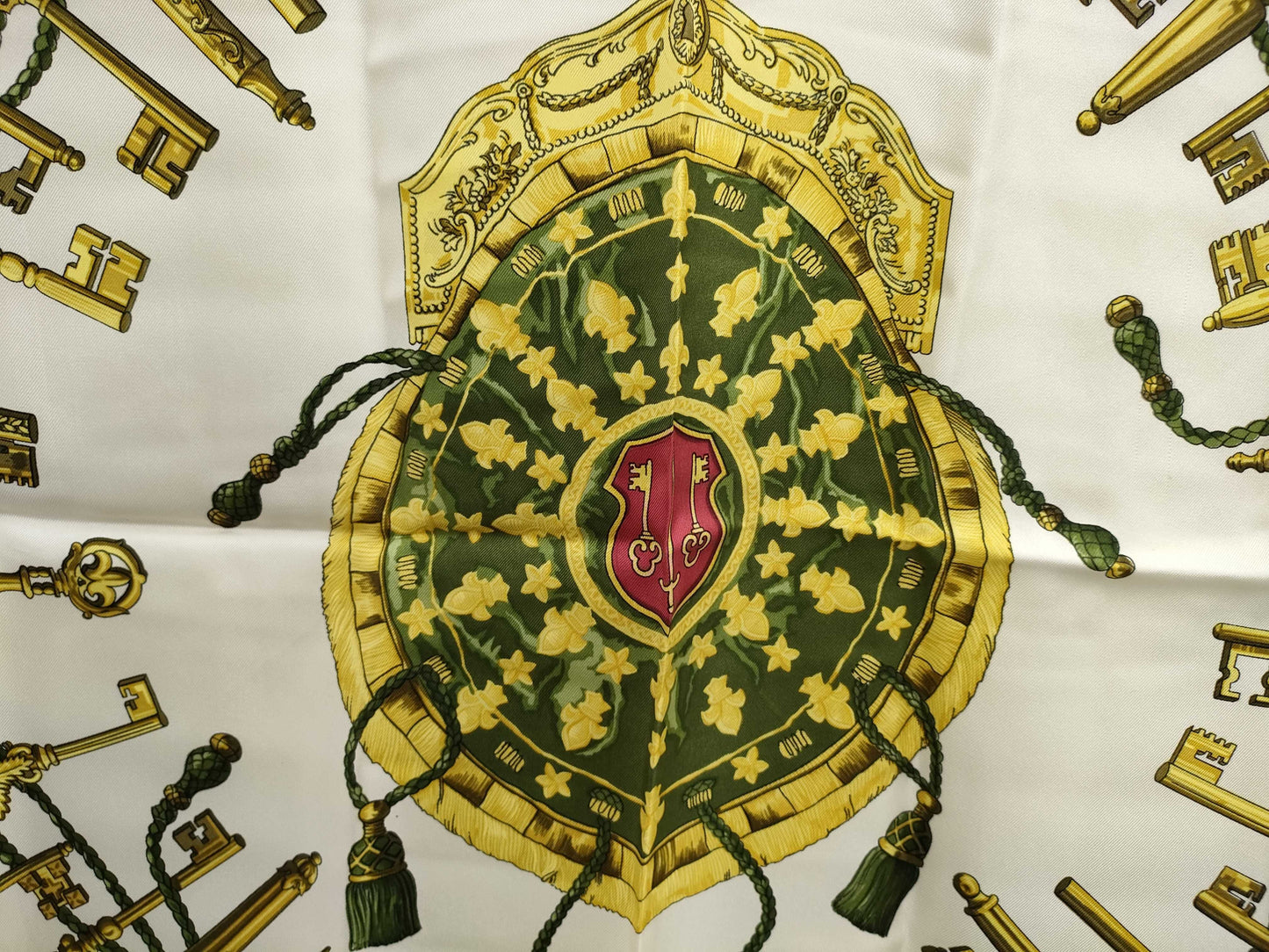 HERMES Carré 90 LES CLES Key Bordeaux Scarf