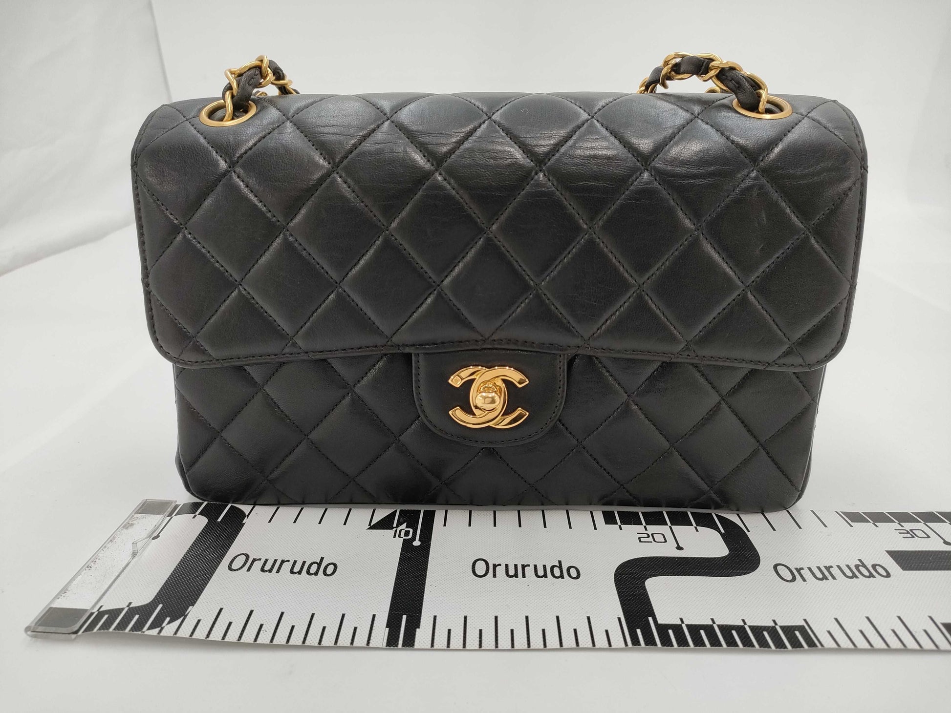CHANEL shoulder bag