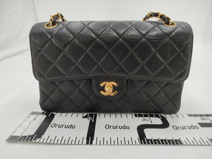 CHANEL shoulder bag