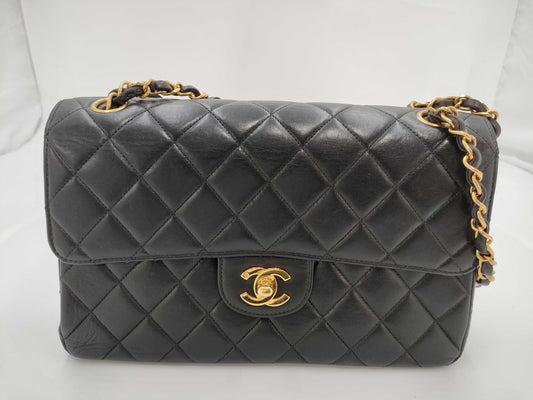 CHANEL shoulder bag