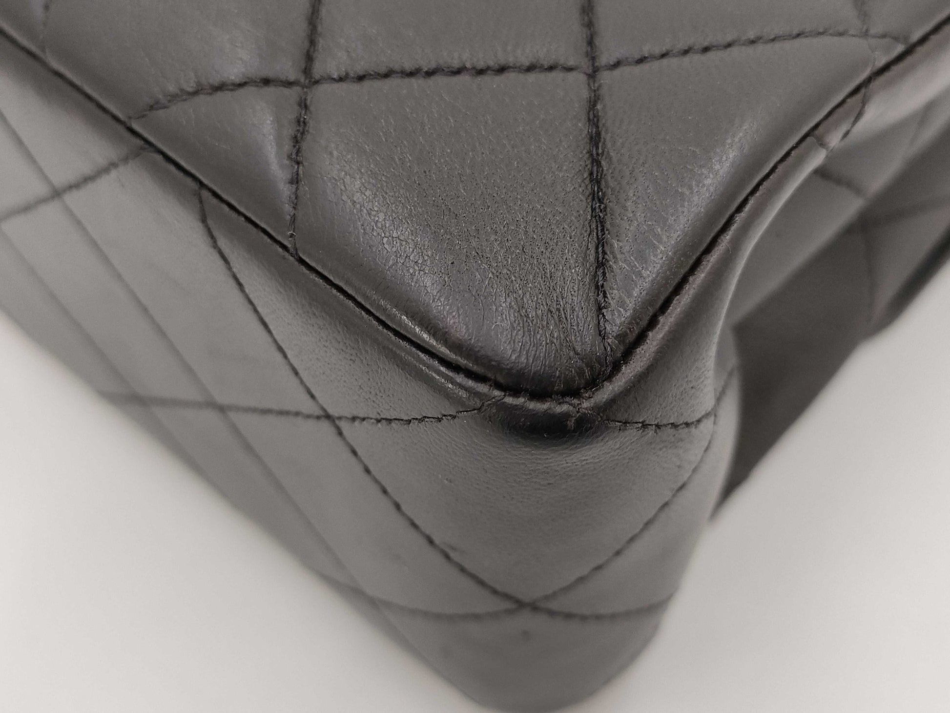 CHANEL shoulder bag