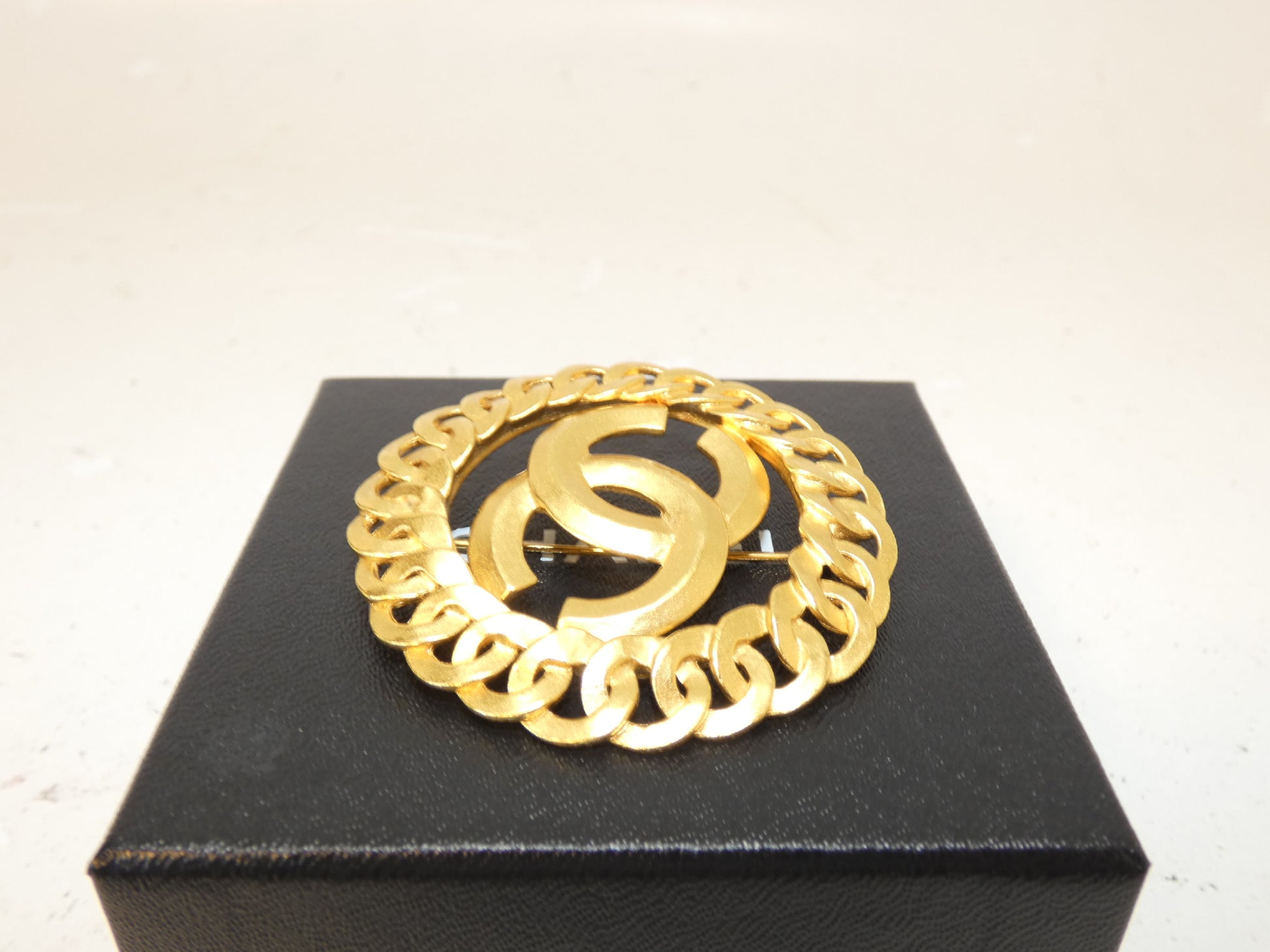 CHANEL Coco GP Circle Brooch Brooch