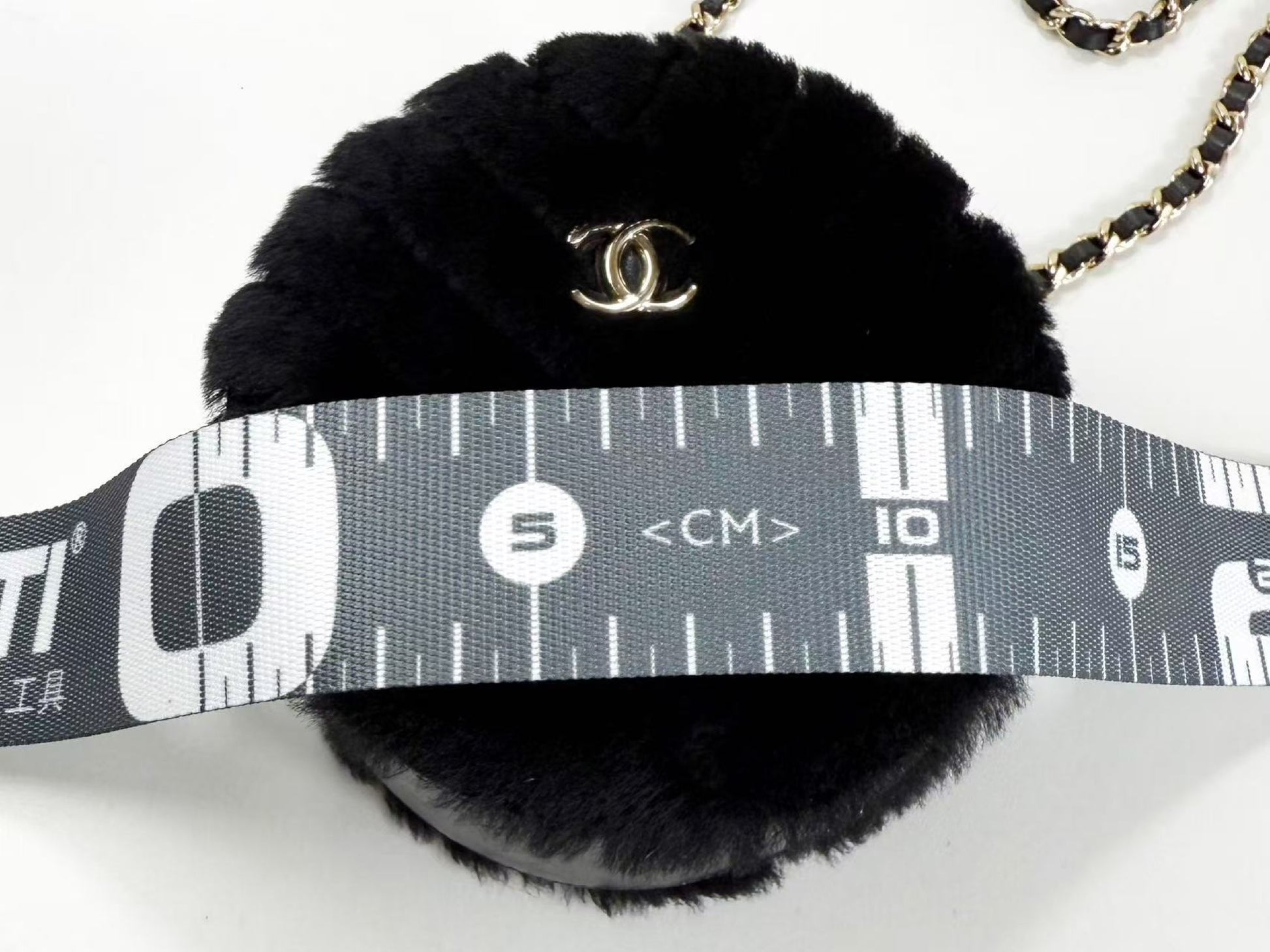 CHANEL Black Fur and Leather Round Pouch, 12cm Wide, Approximately 28 Series [Includes Dust Bag and Sticker], Gold Hardware, Shoulder Bag, 28970939