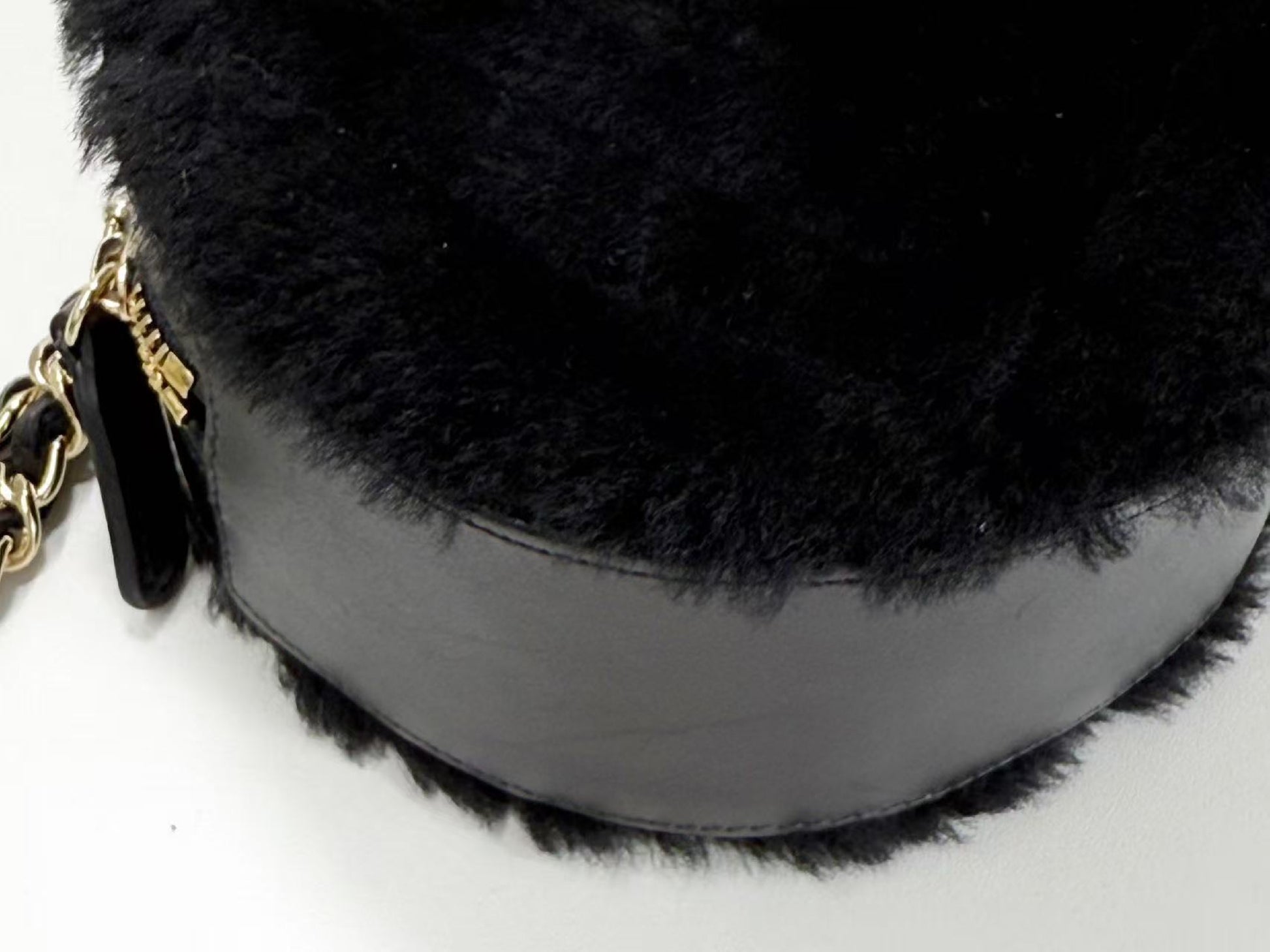CHANEL Black Fur and Leather Round Pouch, 12cm Wide, Approximately 28 Series [Includes Dust Bag and Sticker], Gold Hardware, Shoulder Bag, 28970939