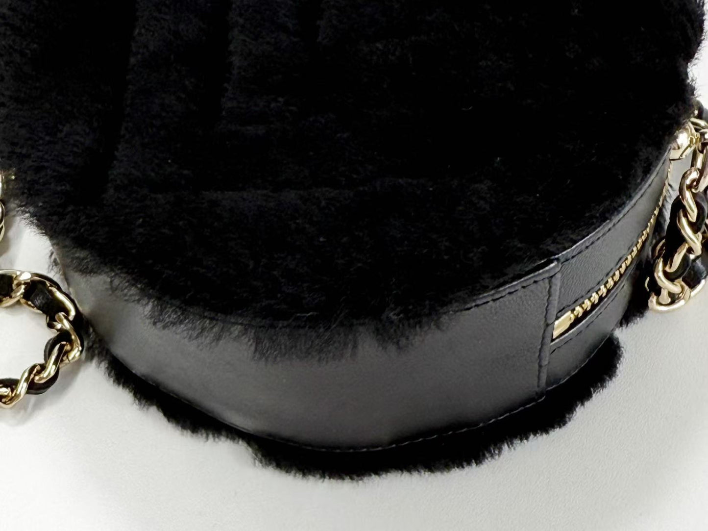 CHANEL Black Fur and Leather Round Pouch, 12cm Wide, Approximately 28 Series [Includes Dust Bag and Sticker], Gold Hardware, Shoulder Bag, 28970939