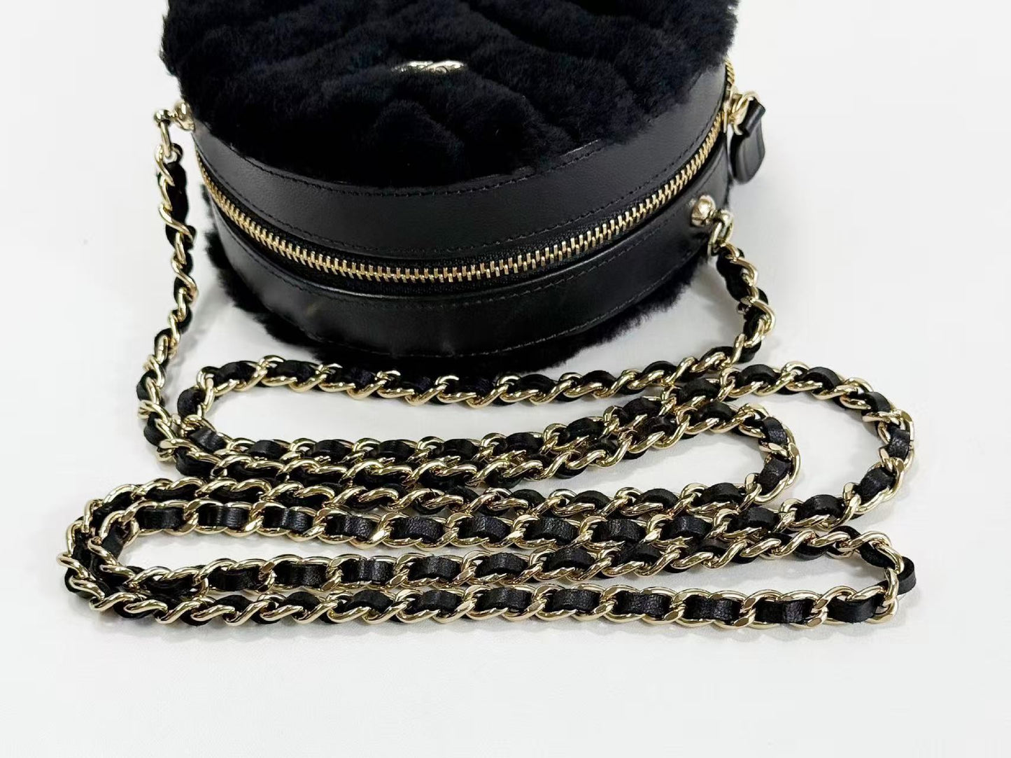 CHANEL Black Fur and Leather Round Pouch, 12cm Wide, Approximately 28 Series [Includes Dust Bag and Sticker], Gold Hardware, Shoulder Bag, 28970939