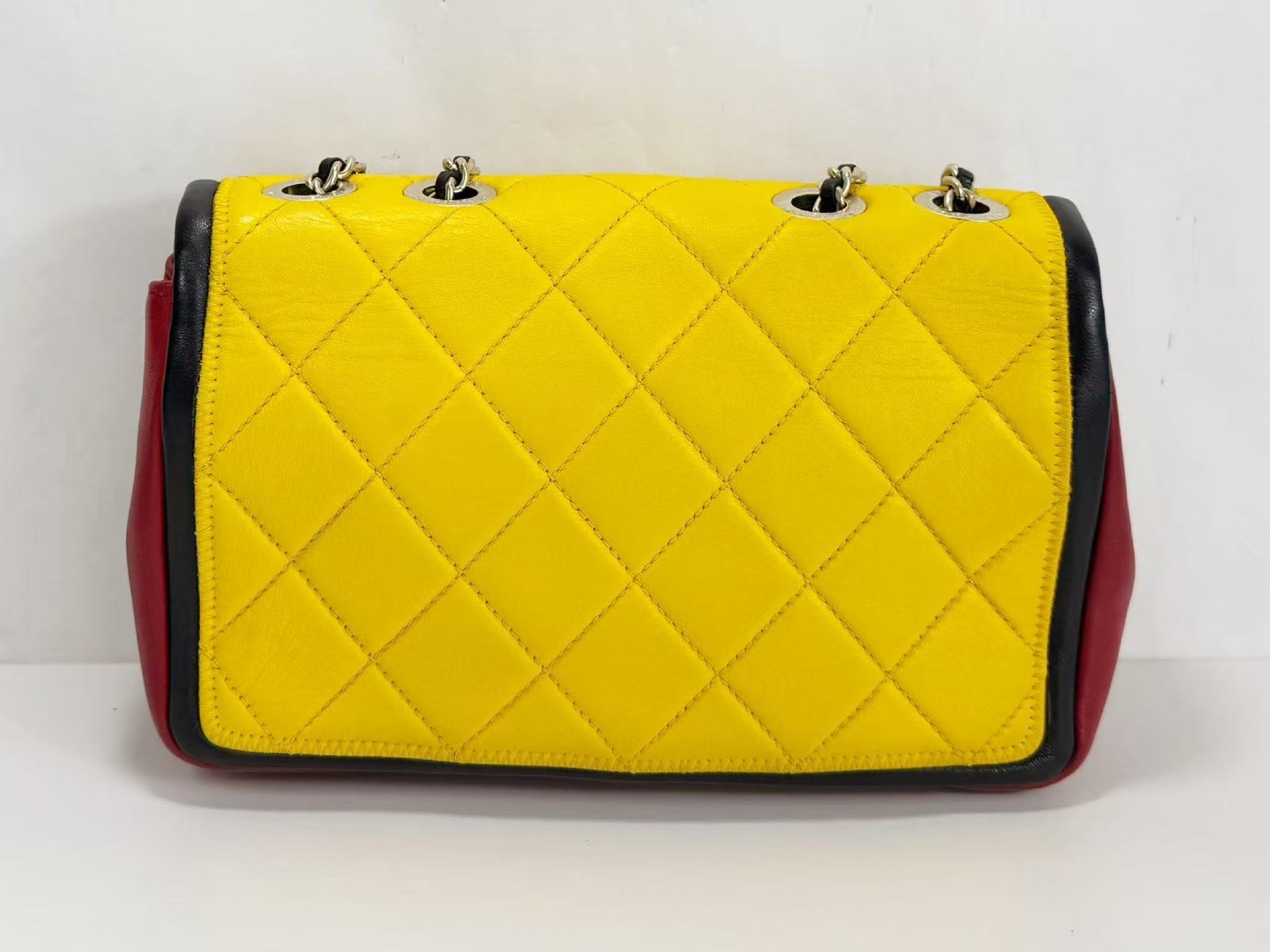 CHANEL Mini Matelasse Shoulder Bag, 20cm Wide, Tricolor, Double Chain, 18th Series, Vintage G Hardware, Seal Included, 18028601