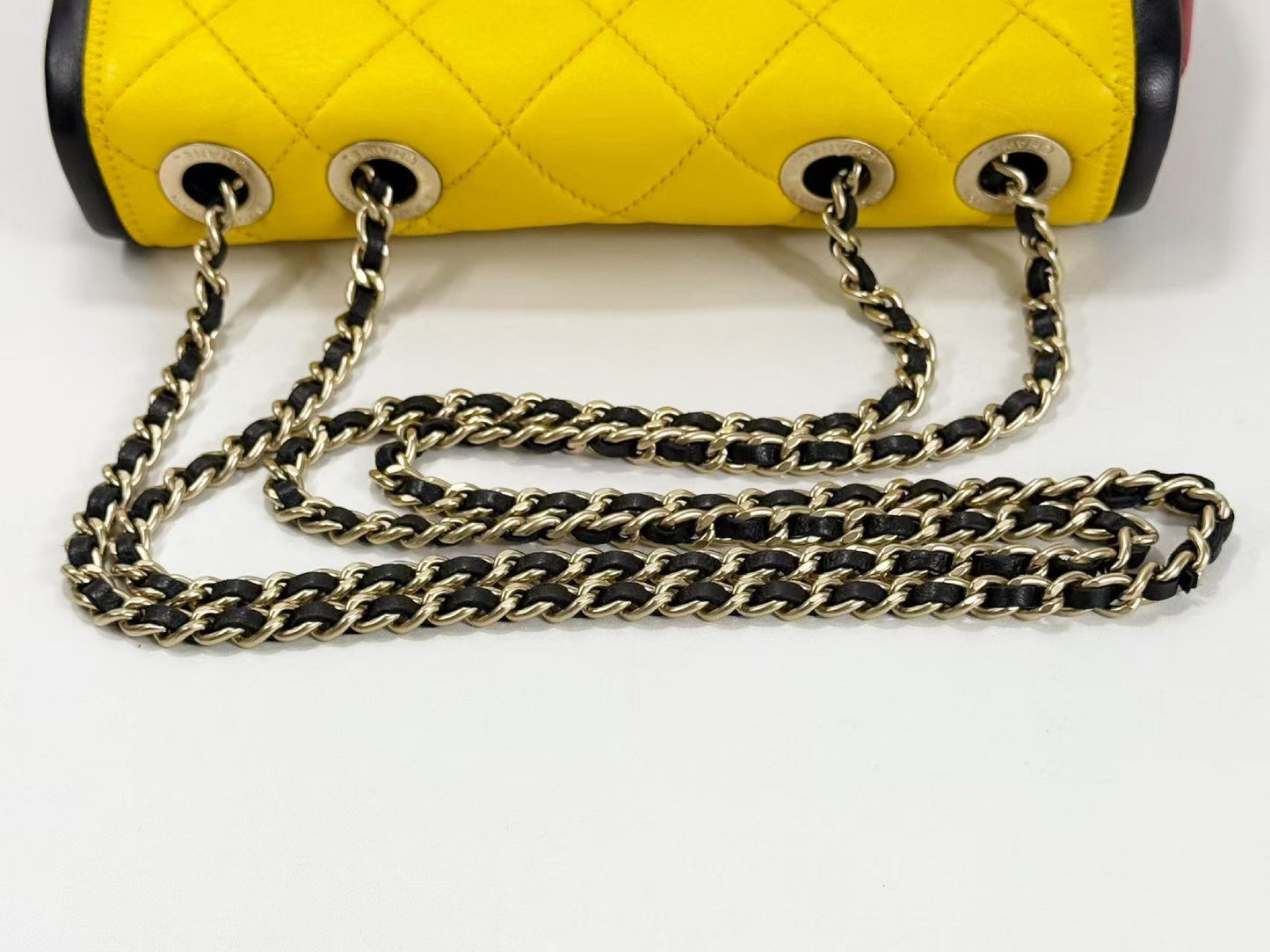 CHANEL Mini Matelasse Shoulder Bag, 20cm Wide, Tricolor, Double Chain, 18th Series, Vintage G Hardware, Seal Included, 18028601
