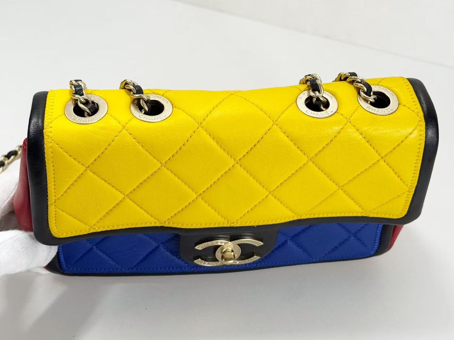 CHANEL Mini Matelasse Shoulder Bag, 20cm Wide, Tricolor, Double Chain, 18th Series, Vintage G Hardware, Seal Included, 18028601