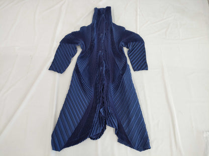 ISSEY MIYAKE 6759 ISSEY MIYAKE 2015 Collection Line Coat Beehive Coat
