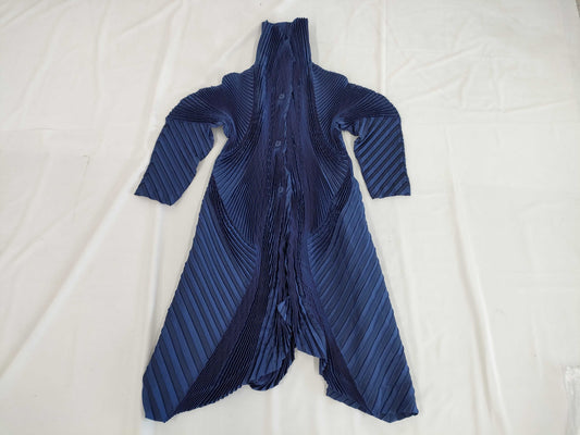ISSEY MIYAKE 6759 ISSEY MIYAKE 2015 Collection Line Coat Beehive Coat