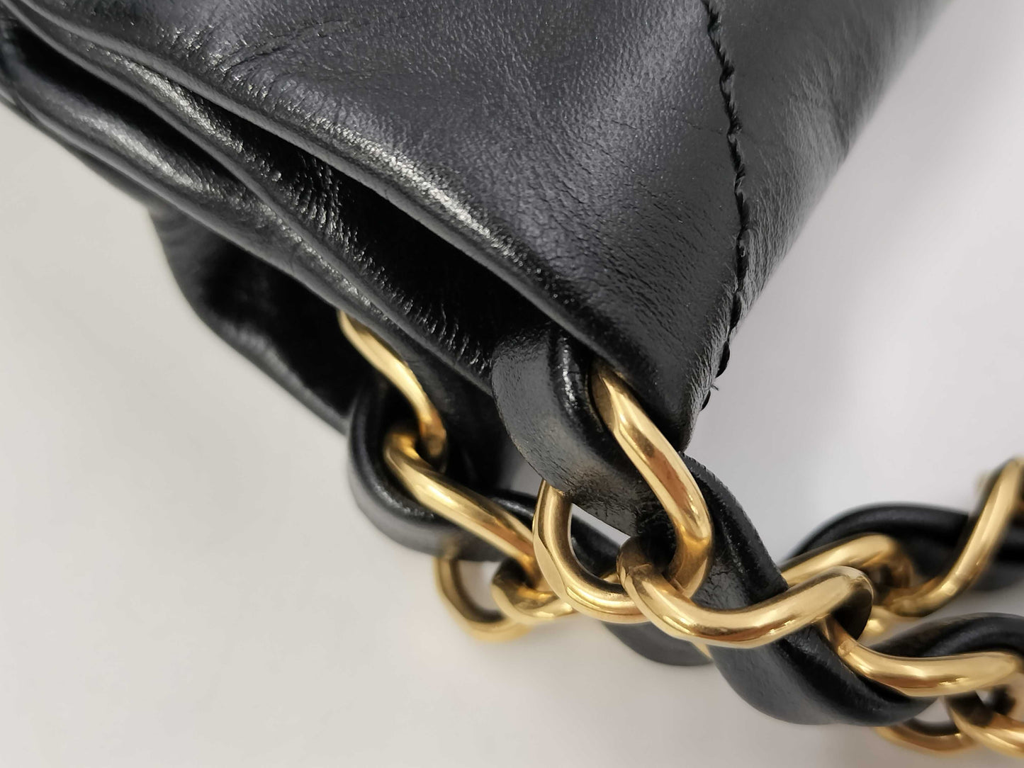 CHANEL CHANEL 22 Shiny Calfskin Chain Shoulder Bag with Gold Hardware and Pouch, AS3260, Serial Number Plate, Black, Shoulder Bag