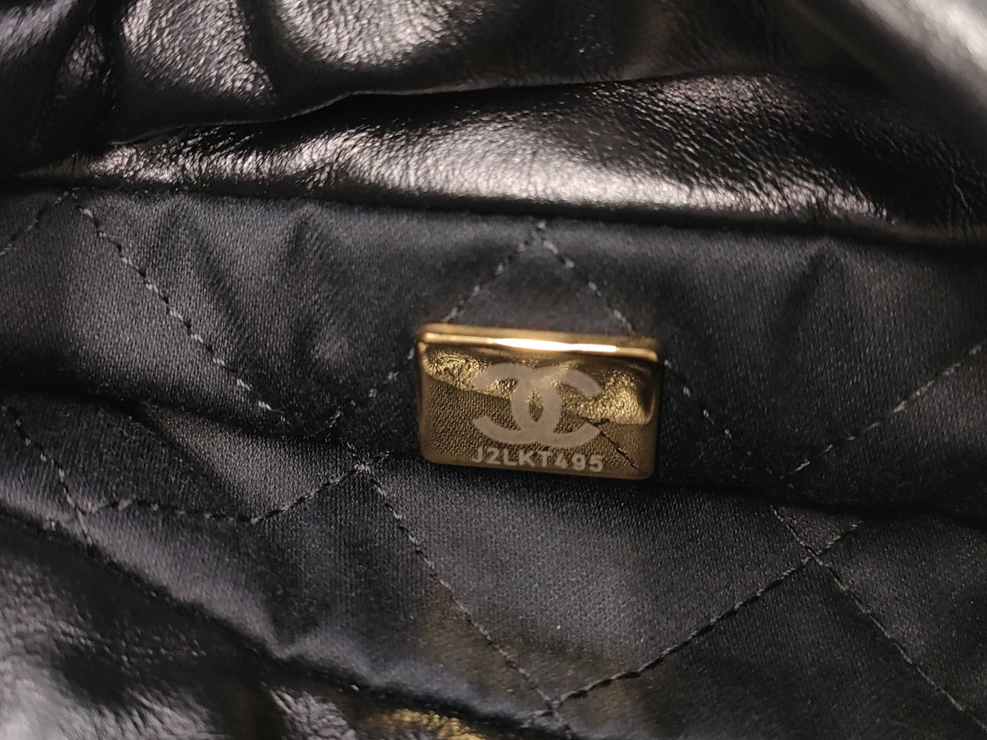 CHANEL CHANEL 22 Shiny Calfskin Chain Shoulder Bag AS3980 with Gold Hardware and Serial Number Plate in Black