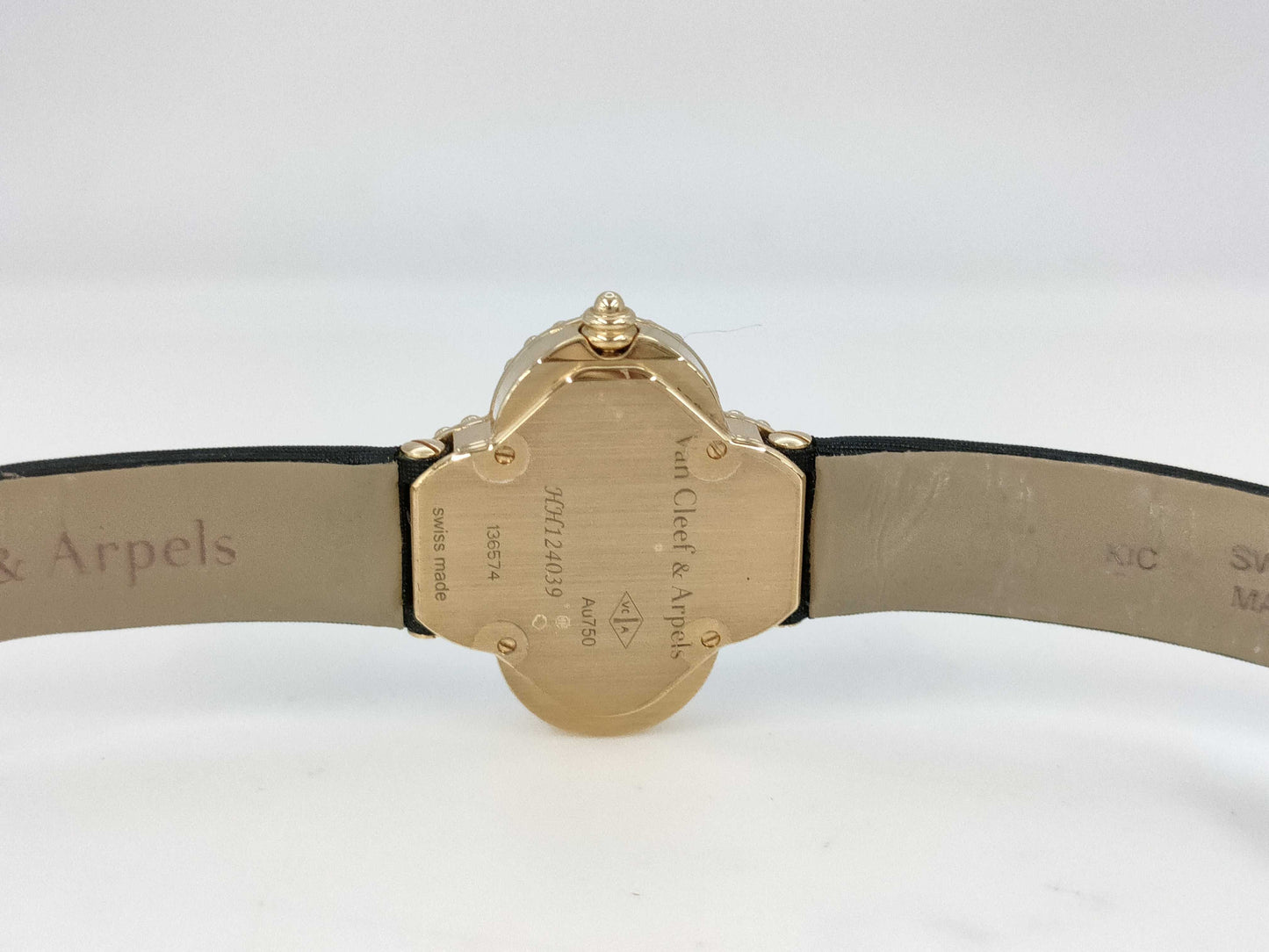 Van Cleef & Arpels Alhambra HH124039 136574 Quartz Shell Dial 18K Gold Women's Watch