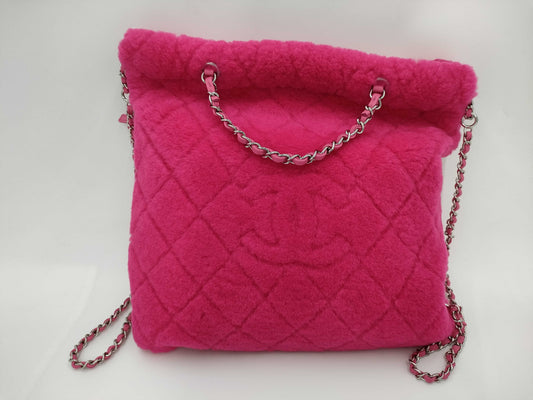 CHANEL Coconeige 2-Way Chain Shoulder Backpack Shearling & Lambskin Chanel Coconeige 2-Way Chain Shoulder Bag Backpack