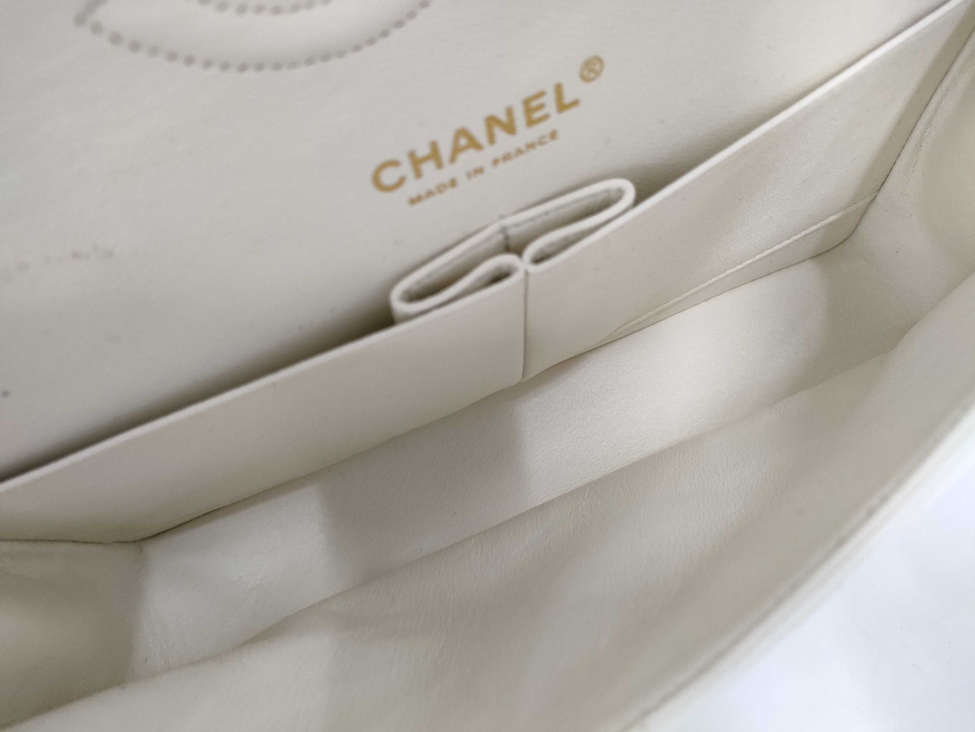 CHANEL Caviar Skin Double Flap Matelasse Chain Shoulder Bag White 9 Series Shoulder Bag
