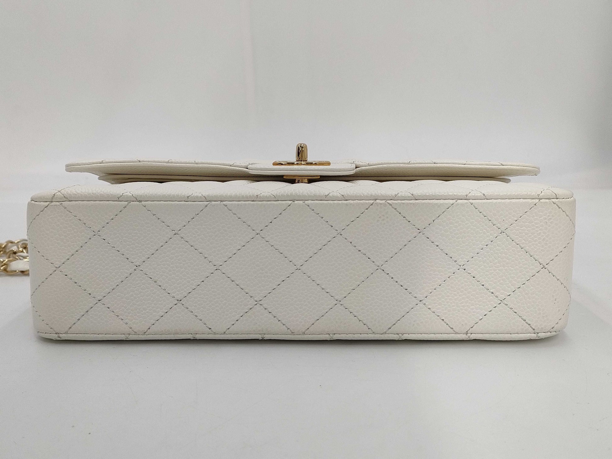 CHANEL Caviar Skin Double Flap Matelasse Chain Shoulder Bag White 9 Series Shoulder Bag