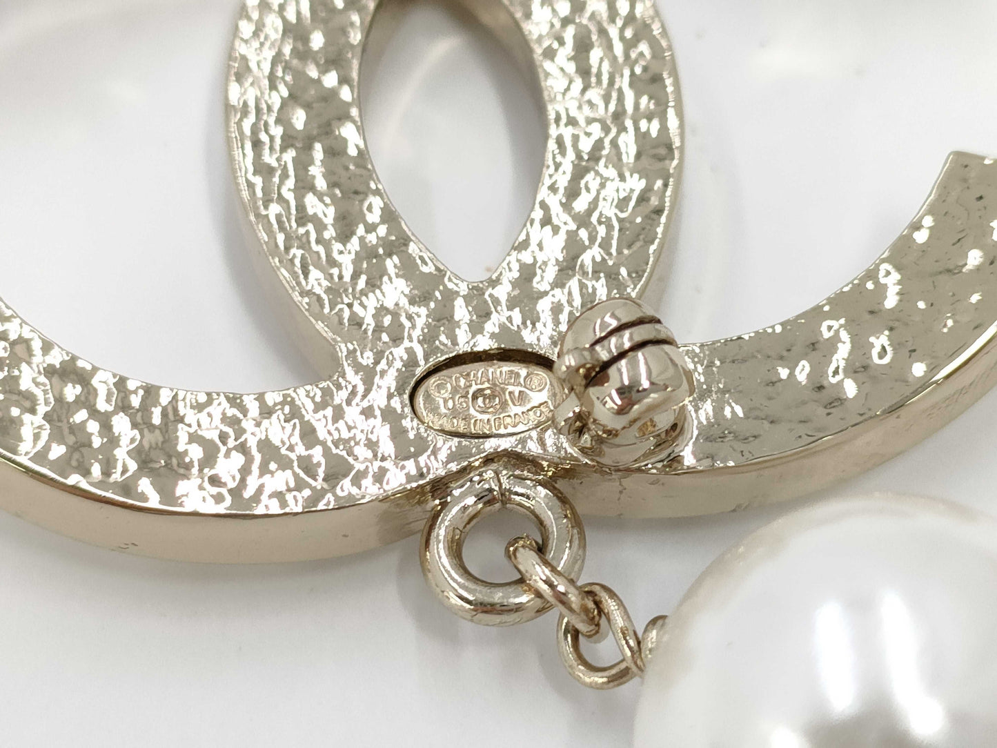 CHANEL Coco Mark Pearl Brooch