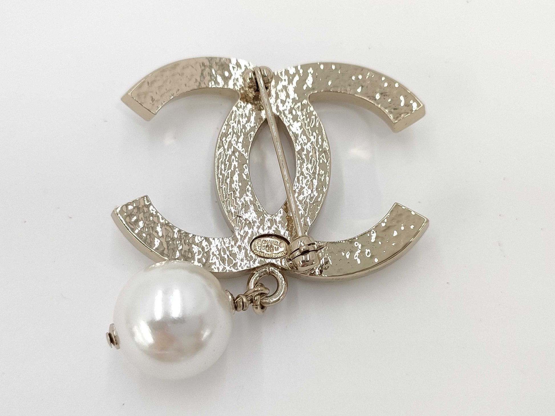 CHANEL Coco Mark Pearl Brooch