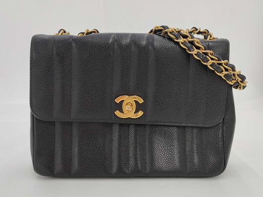CHANEL Caviar Shoulder Bag